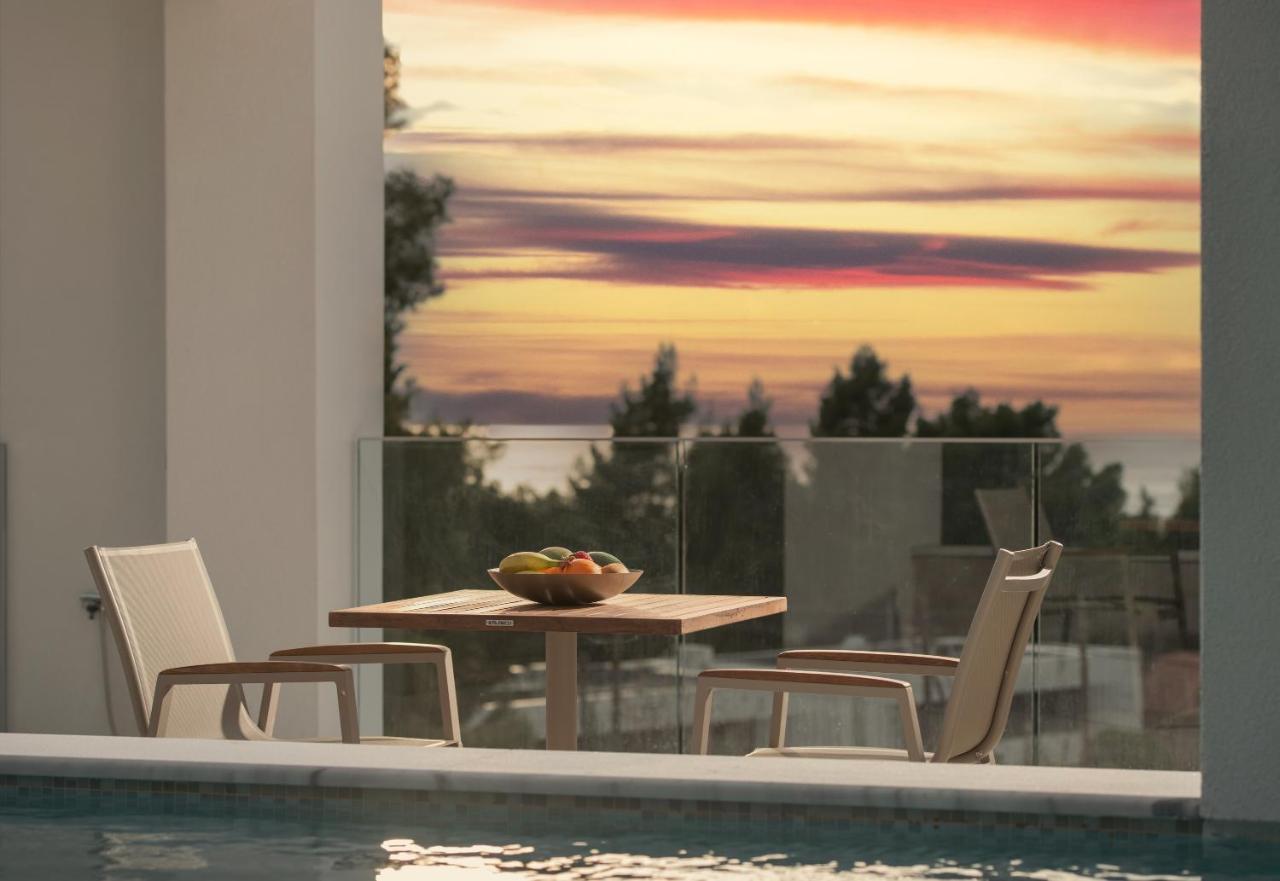 Nikiti Botanic Pool Suites Esterno foto